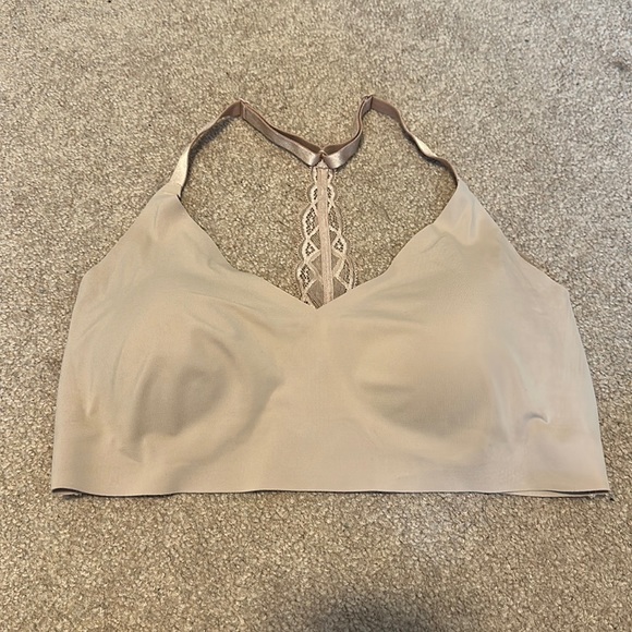 True & Co. Other - True and co racer back lace bra size large